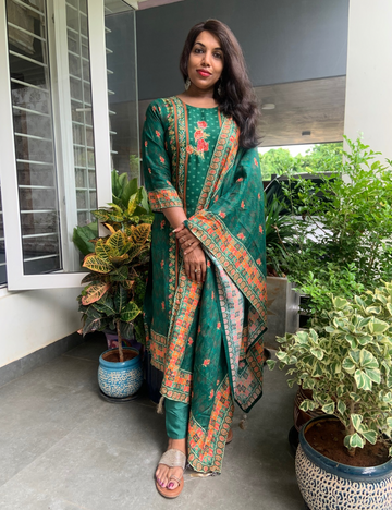 Muslin silk Floral Kurta set - Bottle green