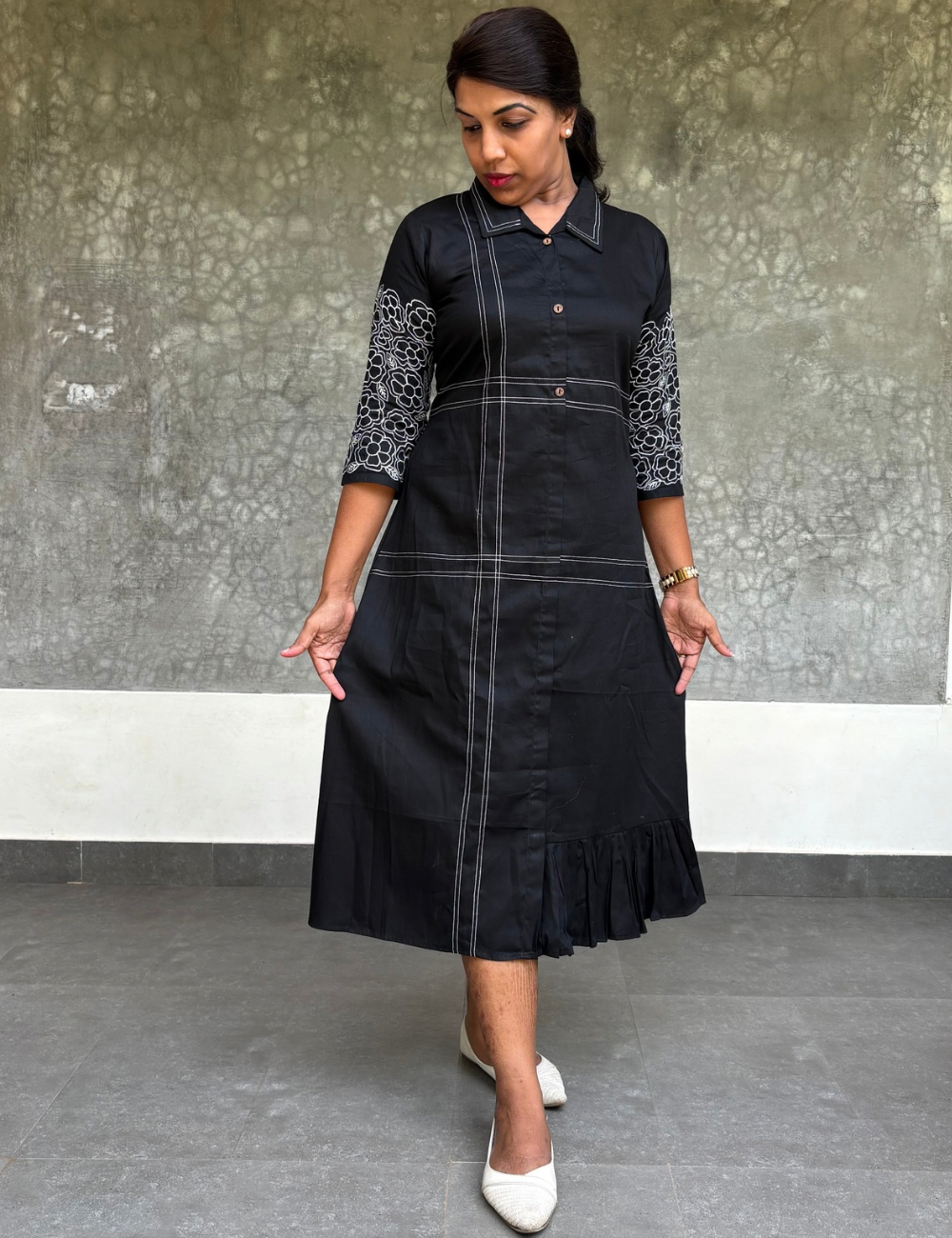 Floral Embroidered A-Line Midi Style Dress - Black