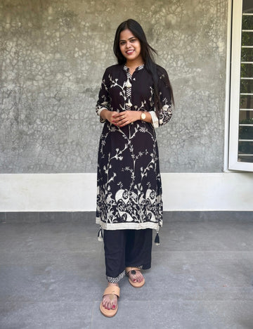 Rayon Cotton Floral Printed Kurta Set in Fish Bone Style - Black