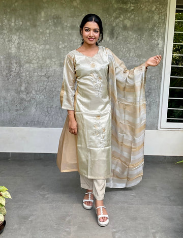 Kanchi Tissue Silk Zardosi Worked Kurta Set- Silver