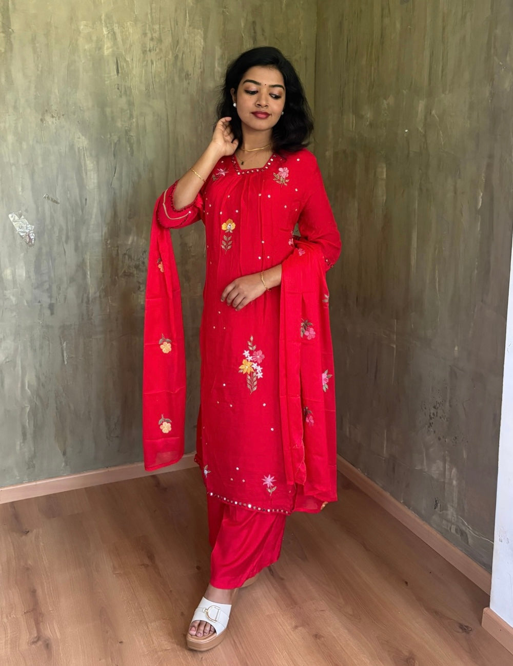 Muslin Silk Floral Embroidered Designer Kurta Set - Red