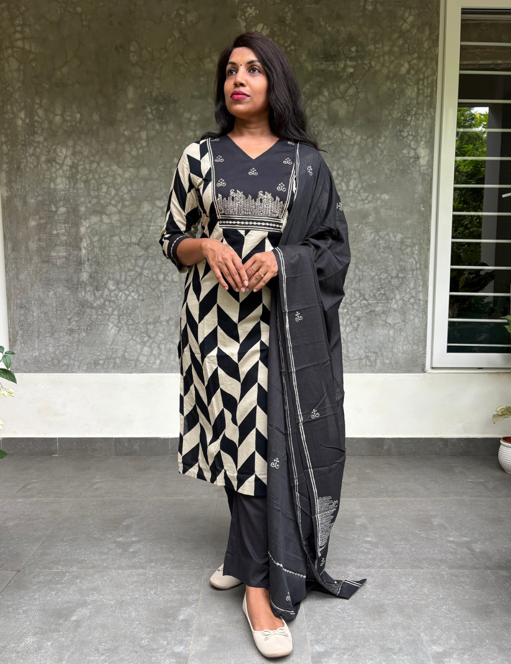 Cotton Straight Cut Designer Kurta Set with Patch Work on the Yoke - Black and White