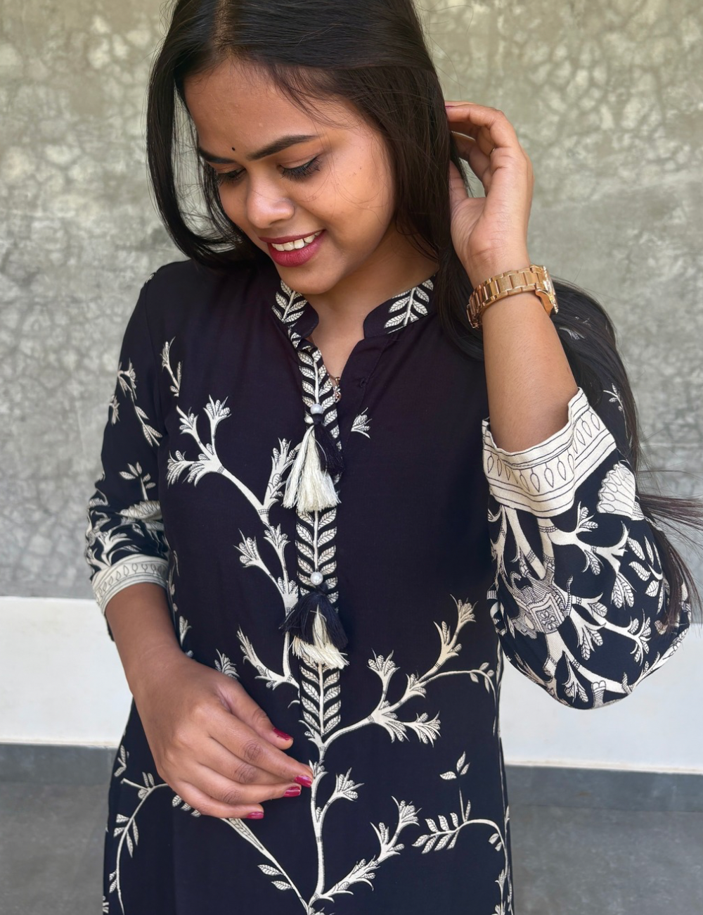 Rayon Cotton Floral Printed Kurta Set in Fish Bone Style - Black